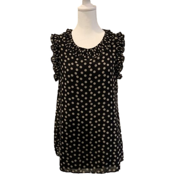 Max Studio Tops - Max Studio Black & grey polka dot pattern w/ruffled collar, & cap sleeve, Small